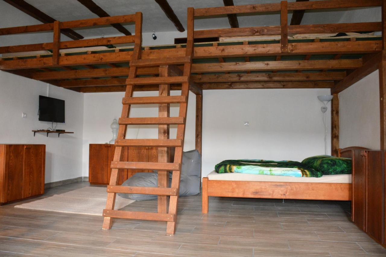 Na Konske Farme Apartment Malecov Ngoại thất bức ảnh