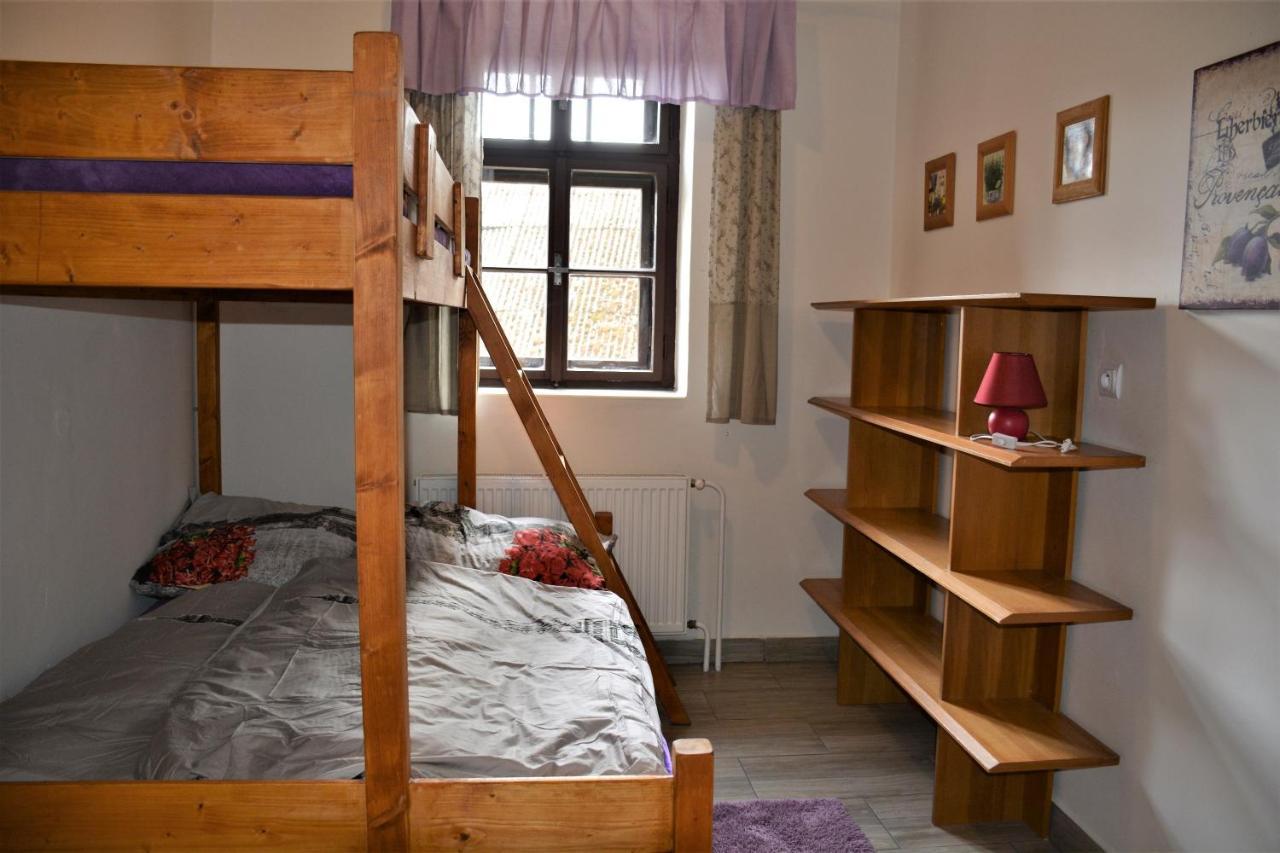 Na Konske Farme Apartment Malecov Ngoại thất bức ảnh